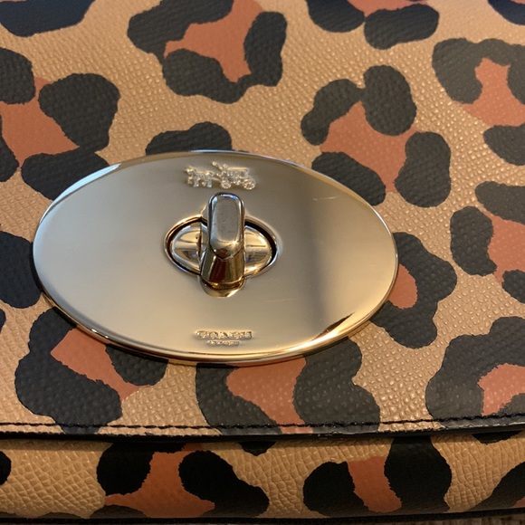 COACH Leopard Print Crossbody. Big enough to carry phone, keys, small wallet. - Picture 3 of 12